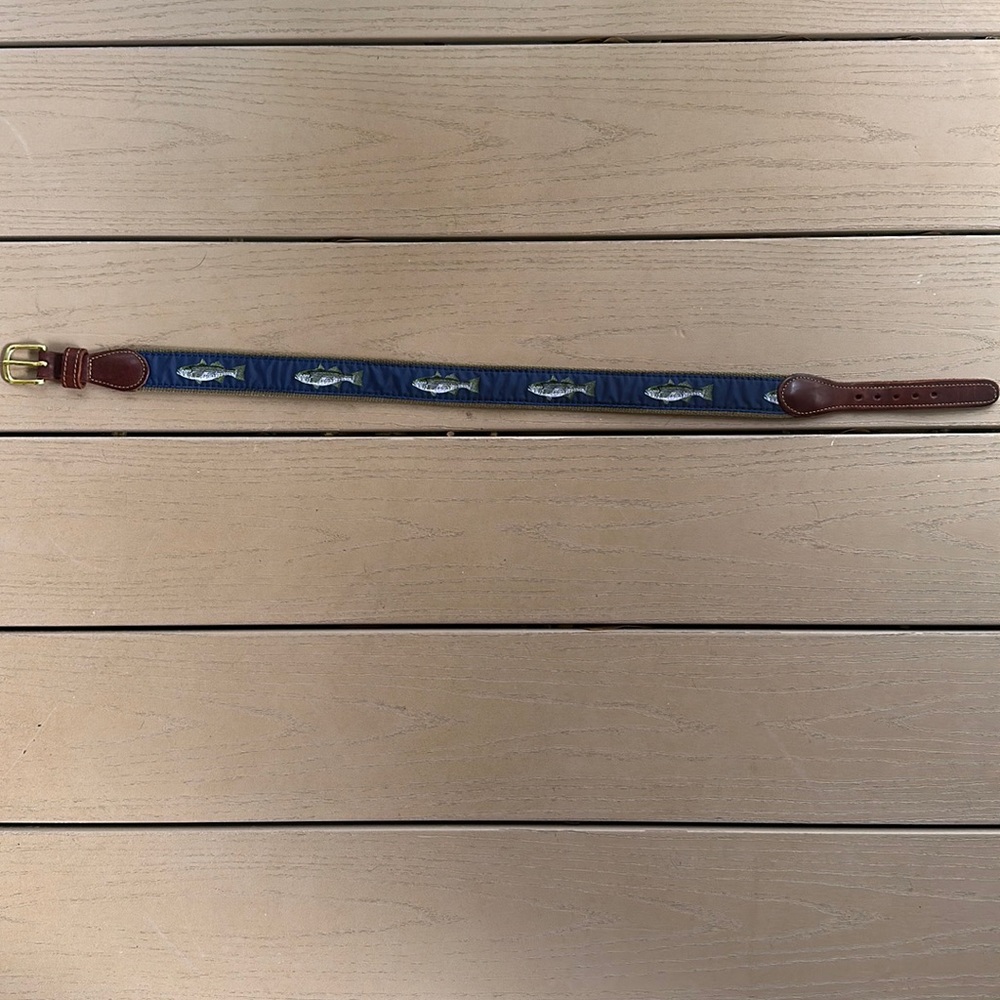 Navy fish belt